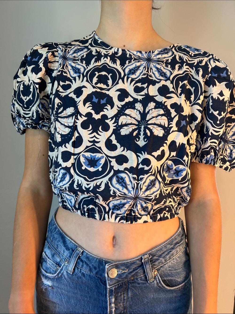 Rachel Zoe Navy and White Cropped Puff-Sleeve Blouse